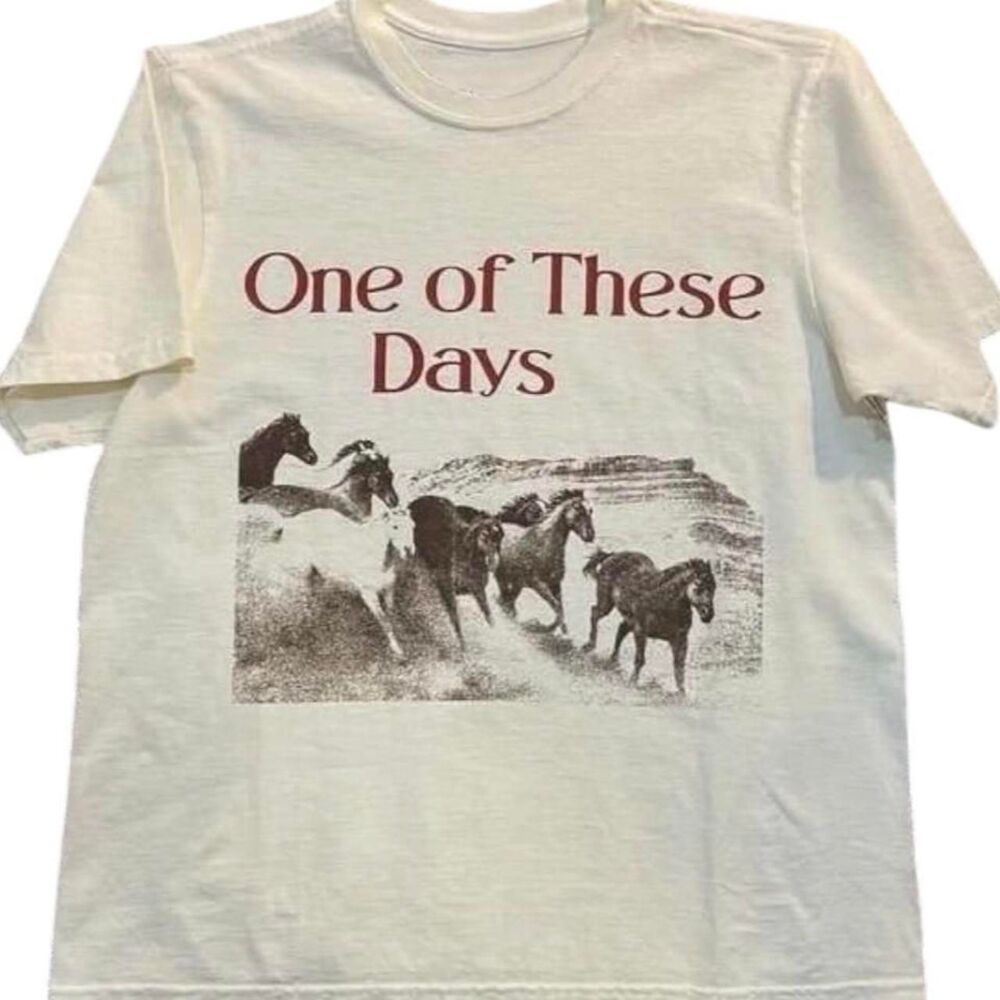American-vintage Men's White and Cream T-shirt